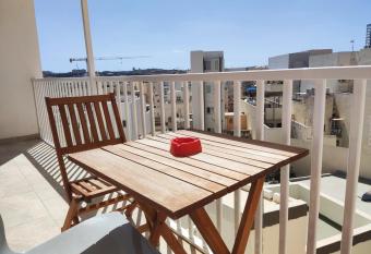 Modern apartment in Gzira allows 18 year olds to book a room