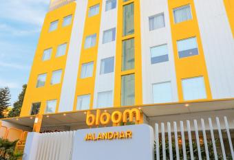 Bloom Hotel - Jalandhar allows 18 year olds to book a room