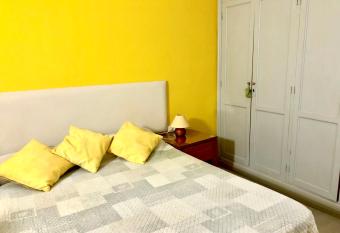 Estudio privado in Los Gigantes allows 18 year olds to book a room