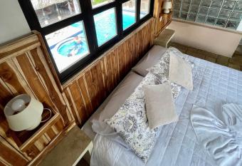 Johnnys Place Hotel has Balcony rooms