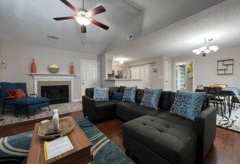 Spacious Corporate Condo - 2bd/2ba allows 18 year olds to book a room