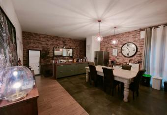 MC FLY ROOMS Malpensa airport allows 18 year olds to book a room