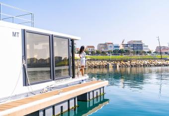 Floating Experience - Casa flutuante a 25 min do Porto has Balcony rooms