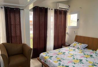 FANN HOCK allows 18 year olds to book a room