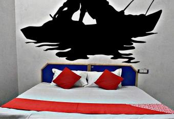 POP Oyo Hotel Sagar allows 18 year olds to book a room