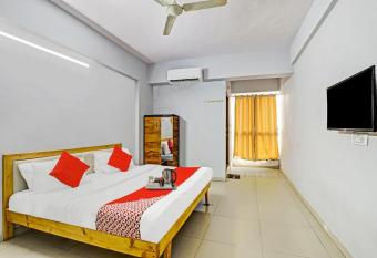 Flagship Hotel Way Point allows 18 year olds to book a room