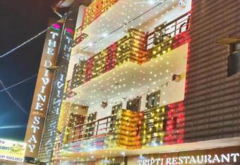 DHANAULTI TRIPTI DIVINE STAY has Balcony rooms