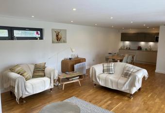 Independent rural detached annexe allows 18 year olds to book a room