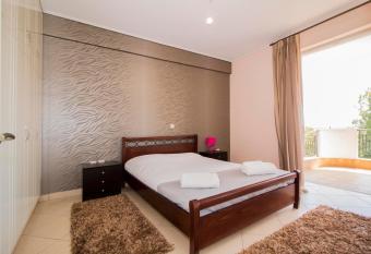 Laconian Collection #Taygetos View# allows 18 year olds to book a room