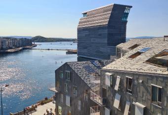 Authentic & Stylish Apartment with Spectacular Views Towards the Munch Museum has Balcony rooms