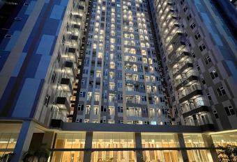 Apartment podomoro deli city lexington tower has Balcony rooms