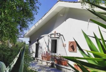 Tottavilla Affittacamere allows 18 year olds to book a room