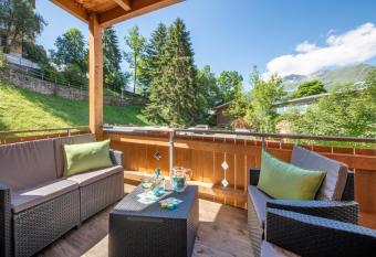 Le Manoir Residence has Balcony rooms