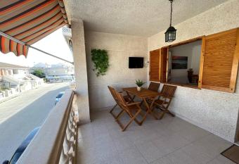 Acogedor apartamento a escasos metros de la playa has Balcony rooms
