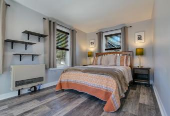 Cozy 1 BR in the Center of BH! [Inspiration Point] has Balcony rooms