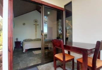 Apartamento brisas de Playa allows 18 year olds to book a room