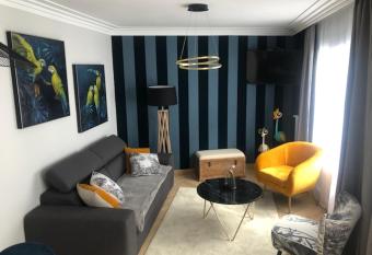 Appartement Chez Bernadette    50m de la plage has Balcony rooms