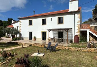 Casa do Prado has Balcony rooms
