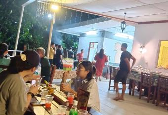 OYO Homes 90608 Kampung Sungai R&R,Homestay And Ecofarm allows 18 year olds to book a room