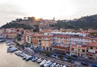 Hotel L Approdo has Balcony rooms