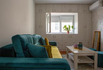 Central Apartment in Niksic allows 18 year olds to book a room