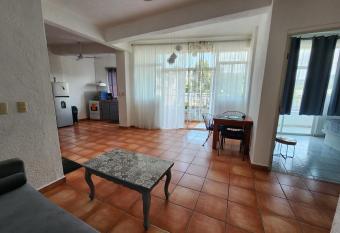 1 BR APT with AC , TV , wi-fi near DT and beach has Balcony rooms