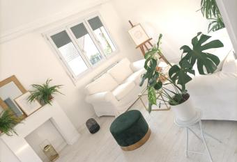 Guibert Home - Appartement spacieux    20 min de Paris has Balcony rooms