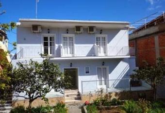 Barbayiannisstudios has Balcony rooms