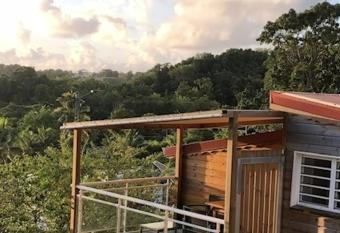 TI CITRON allows 18 year olds to book a room