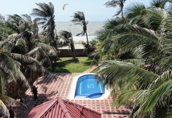 villa ALhex has Balcony rooms