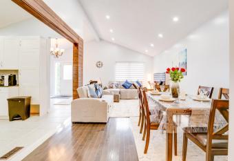 Tranquil & Cozy 30 min to Toronto ~ Backyard ~ Pkg has Balcony rooms