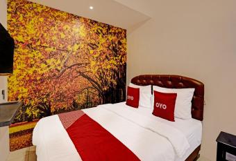 OYO 91618 Hotel Nawangwulan allows 18 year olds to book a room