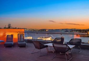 Exclusive apartment on Tjuvholmen with sea view, best location in Oslo downtown has Balcony rooms