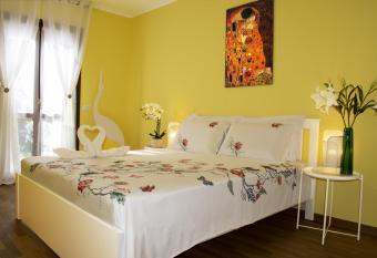 Residenza Airone Bianco allows 18 year olds to book a room