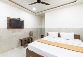 Sadanand Hotel allows 18 year olds to book a room