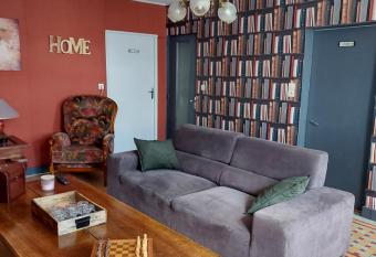 Chez Jean has Balcony rooms