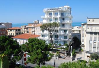 Hotel Bracciotti has Balcony rooms