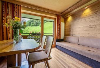 Zimmerhofer A3 Panorma has Balcony rooms