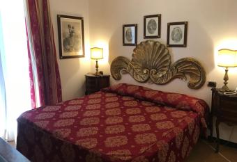 Hotel Villa Luisa allows 18 year olds to book a room