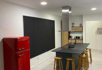 Apartamento Concarera allows 18 year olds to book a room