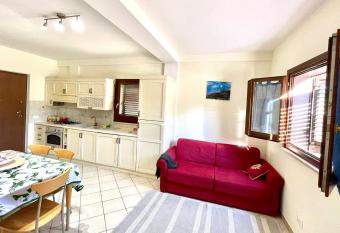 Dependence indipendente su due livelli confortevol has Balcony rooms