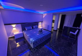 Yoa apartaments allows 18 year olds to book a room