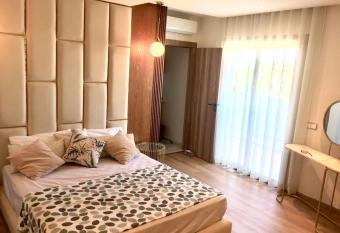 Rosa Park has Balcony rooms