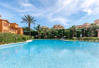 Apartment Benatalaya,heated pool,saunas,GYM has rooms with a private hot tub