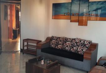 Cosy 1-bedroom Hideout outside the city limits has Balcony rooms