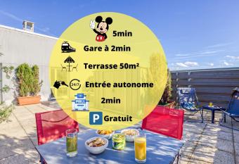 La terrasse Disney/Gare/Centre    3min parking free has Balcony rooms