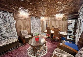 Young Baktoo Palace Group of Houseboats allows 18 year olds to book a room