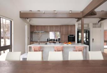 Silver Maple Chalet by Hakuba White Fox Company has Balcony rooms