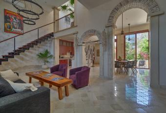 Luxury Casa Lourdes in Merida, Centro has Balcony rooms