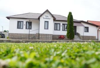 Vila Exclusive has Balcony rooms